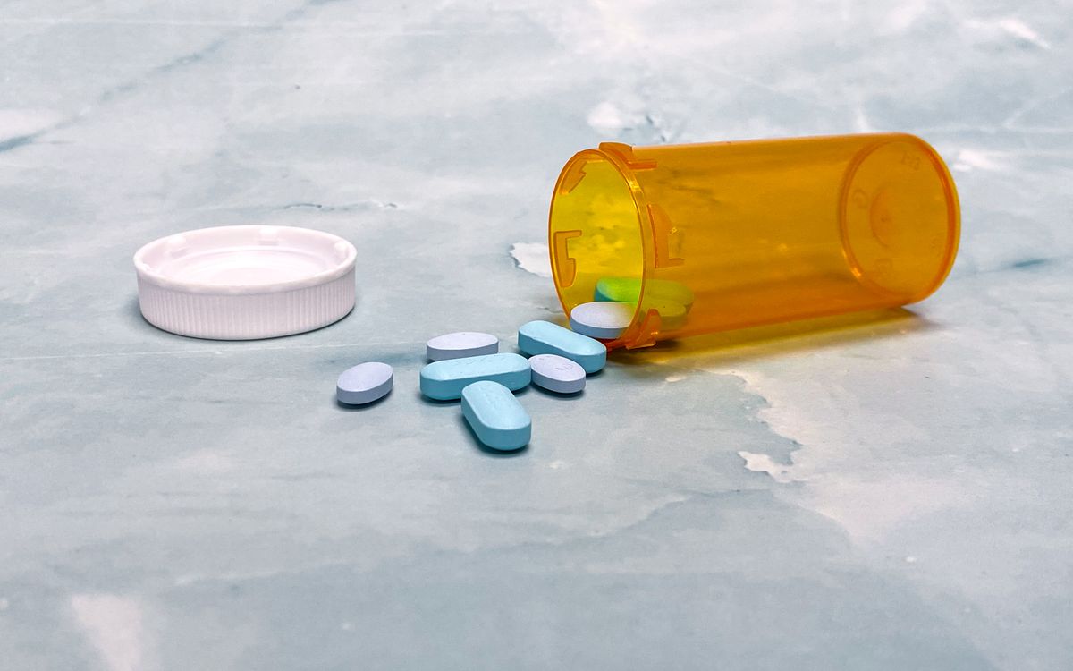 Cialis 20mg Tadalafil medication bottle Malaysia prescription